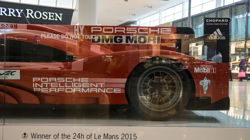 Illustration for article titled The Time Porsche Parked a 919 Inside a Mall